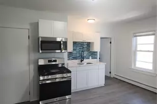 59 Court St, Bristol, RI 02809 - Photo 1