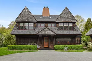 25 Walnut St, Jamestown, RI 02835 - Photo 1