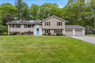 19 Bruce Dr, North Smithfield, RI 02896 - Photo 1