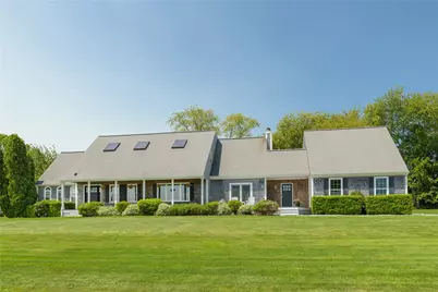15 Roger Williams Court, Portsmouth, RI 02871 - Photo 1