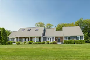 15 Roger Williams Ct, Portsmouth, RI 02871 - Photo 1