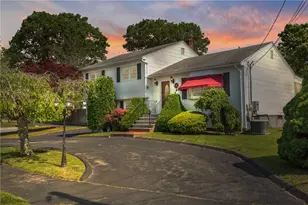 35 Benjamin Ave, Cranston, RI 02920 - Photo 1