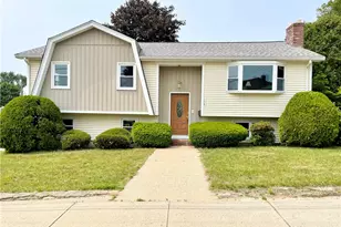 154 Aylsworth Ave, Woonsocket, RI 02895 - Photo 1