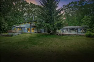 24 Lincoln Dr, North Smithfield, RI 02896 - Photo 1