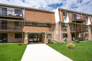 752 Quaker Ln, Warwick, RI 02818 - Photo 1