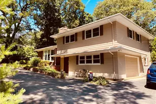 643 Middle Rd, East Greenwich, RI 02818 - Photo 1