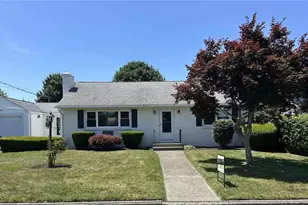 270 Poplar Dr, Cranston, RI 02920 - Photo 1