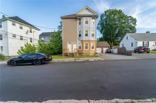 12 Fairview Ave, Pawtucket, RI 02860 - Photo 1