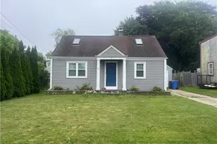 7 King Rd, Middletown, RI 02842 - Photo 1