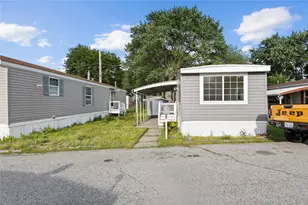 242 Manton St, Pawtucket, RI 02861 - Photo 1