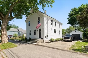 32 Richmond St, Bristol, RI 02809 - Photo 1