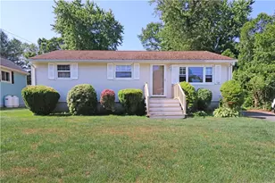 27 Louise Dr, Tiverton, RI 02878 - Photo 1