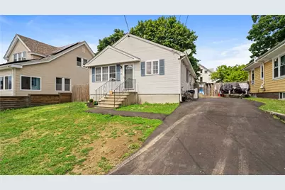 133 Oakdale Avenue, Pawtucket, RI 02860 - Photo 1