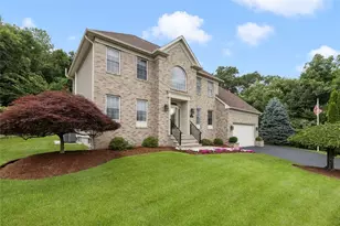 32 Susan Dr, Cumberland, RI 02864 - Photo 1