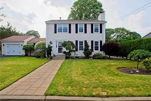 15 Lilac Cir, Cranston, RI 02920 - Photo 1