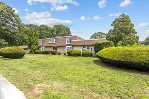 46 Fairway Dr, Tiverton, RI 02878 - Photo 1