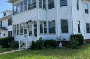 286 Smithfield Ave, Pawtucket, RI 02860 - Photo 1