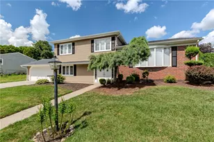 8 Sturbridge Ave, Smithfield, RI 02828 - Photo 1