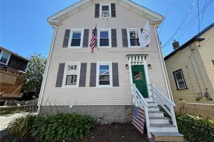 15 Simmons St, Newport, RI 02840 - Photo 1
