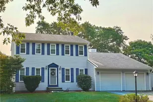 28 Mast Ct, Middletown, RI 02842 - Photo 1