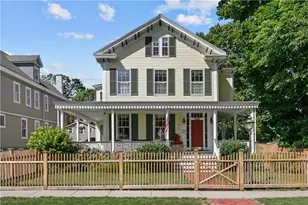 22 Greenough Pl, Newport, RI 02840 - Photo 1