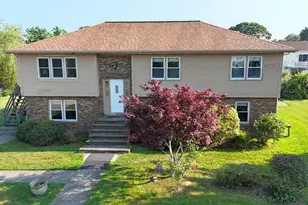 16 Newport Ln, Narragansett, RI 02882 - Photo 1