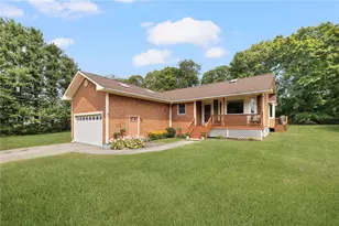 4 Wabasso Terrace, Middletown, RI 02842 - Photo 1