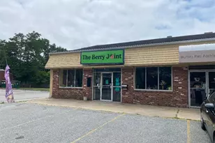 2424 W Shore Rd, Warwick, RI 02889 - Photo 1