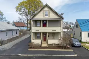 54 Harris St, Pawtucket, RI 02861 - Photo 1