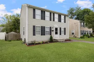 17 Frances St, Cumberland, RI 02864 - Photo 1