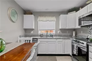 231 Maple Ave, Newport, RI 02840 - Photo 1