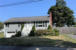 3 Viking Dr, Portsmouth, RI 02871 - Photo 1