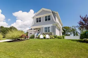 10 Julia Ct, Middletown, RI 02842 - Photo 1
