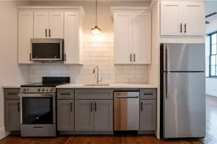 15 Cranston Ave, Newport, RI 02840 - Photo 1