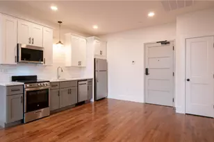 15 Cranston Ave, Newport, RI 02840 - Photo 1