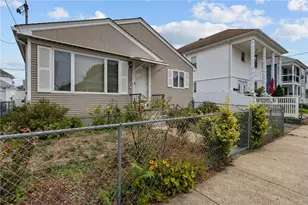 62 Littlefield St, Pawtucket, RI 02861 - Photo 1