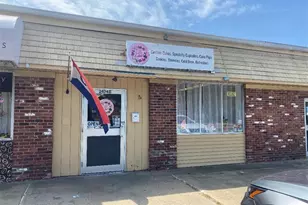 2424 W Shore Rd, Warwick, RI 02889 - Photo 1