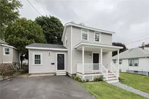 101 Grosvenor Ave, Pawtucket, RI 02860 - Photo 1