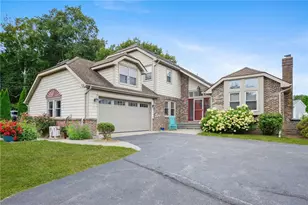 35 Anna Olivo Ct, Narragansett, RI 02882 - Photo 1