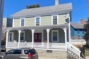 7 Bridge St, Newport, RI 02840 - Photo 1