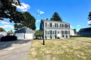 426 Metacom Ave, Bristol, RI 02809 - Photo 1