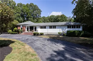 105 Gilbert Stuart Dr, Warwick, RI 02818 - Photo 1