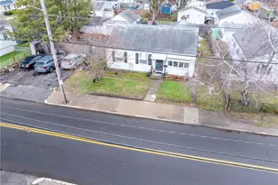 496 Beverage Hill Ave, Pawtucket, RI 02861 - Photo 1