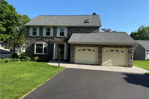 60 Farm Dr, Cumberland, RI 02864 - Photo 1