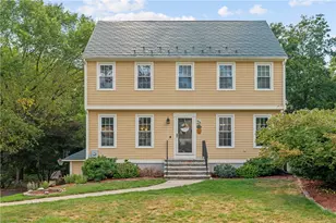 26 Mashie Rd, Cumberland, RI 02864 - Photo 1