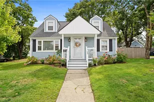 20 Manor Rd, Cranston, RI 02920 - Photo 1