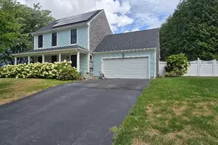 18 John Kesson Ln, Middletown, RI 02842 - Photo 1