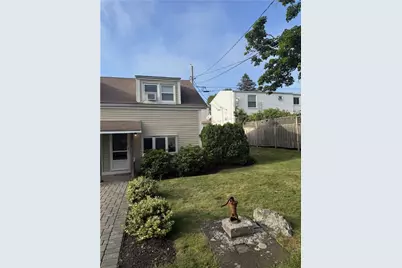 16 Dudley Avenue #7, Newport, RI 02840 - Photo 1