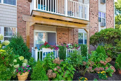 31 Bullocks Point Avenue #2A, East Providence, RI 02915 - Photo 1