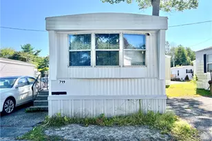 719 Forest Park Ave, Middletown, RI 02842 - Photo 1